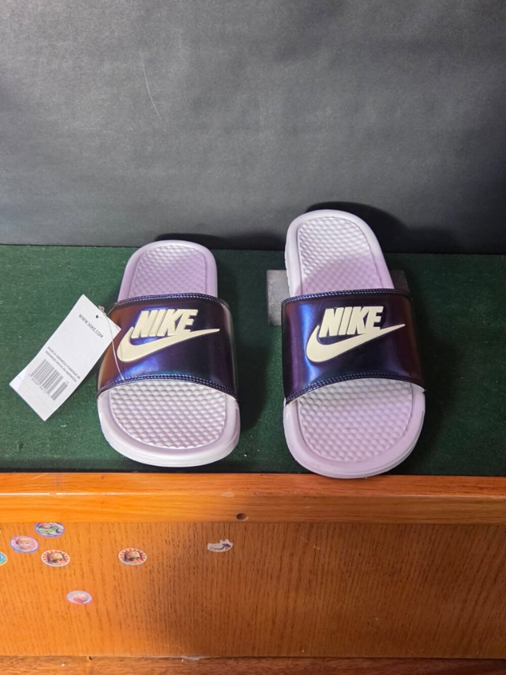 Nike Benassi JDI Slide Sandals Lilac Iridescent NWT - Picture 2 of 4